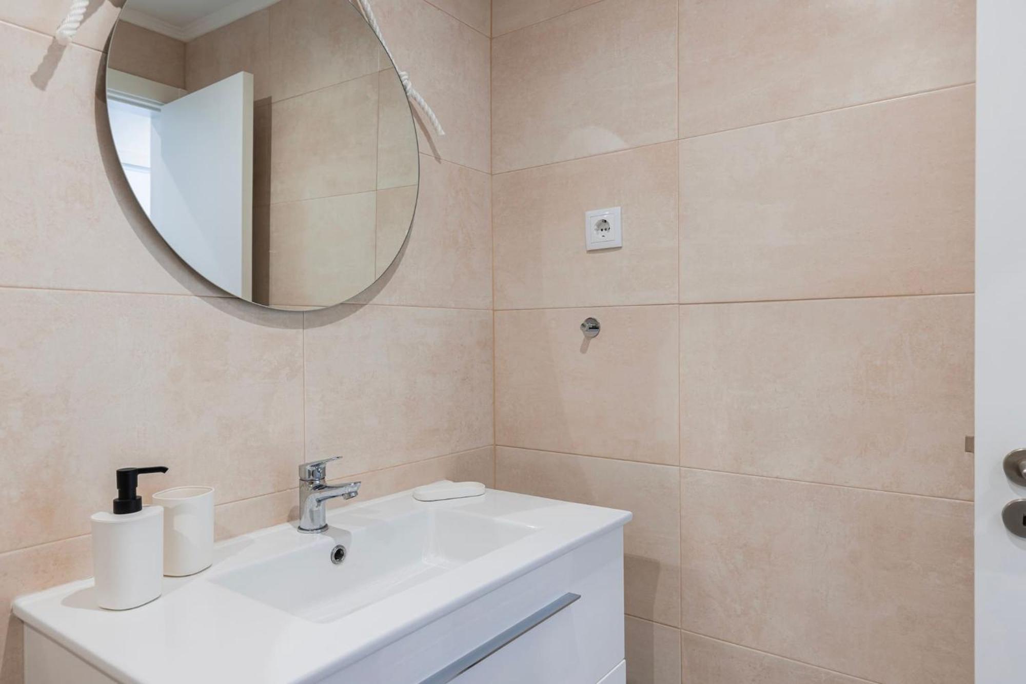 Urban Elegance Apartment Almada Exterior photo